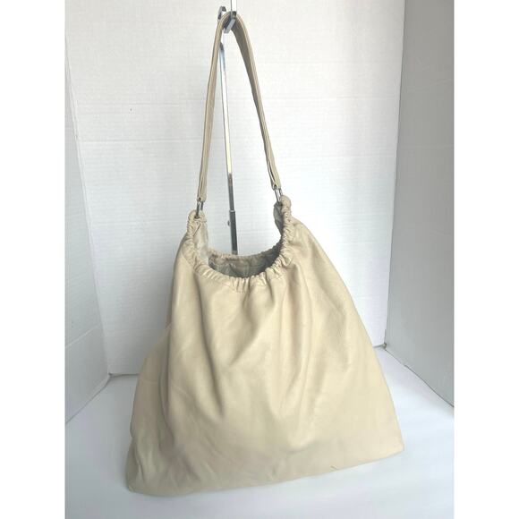 Anteprima Large Butter Soft Beige Leather Hobo Purse w/Attached Cosmetic Pouch - Picture 4 of 12